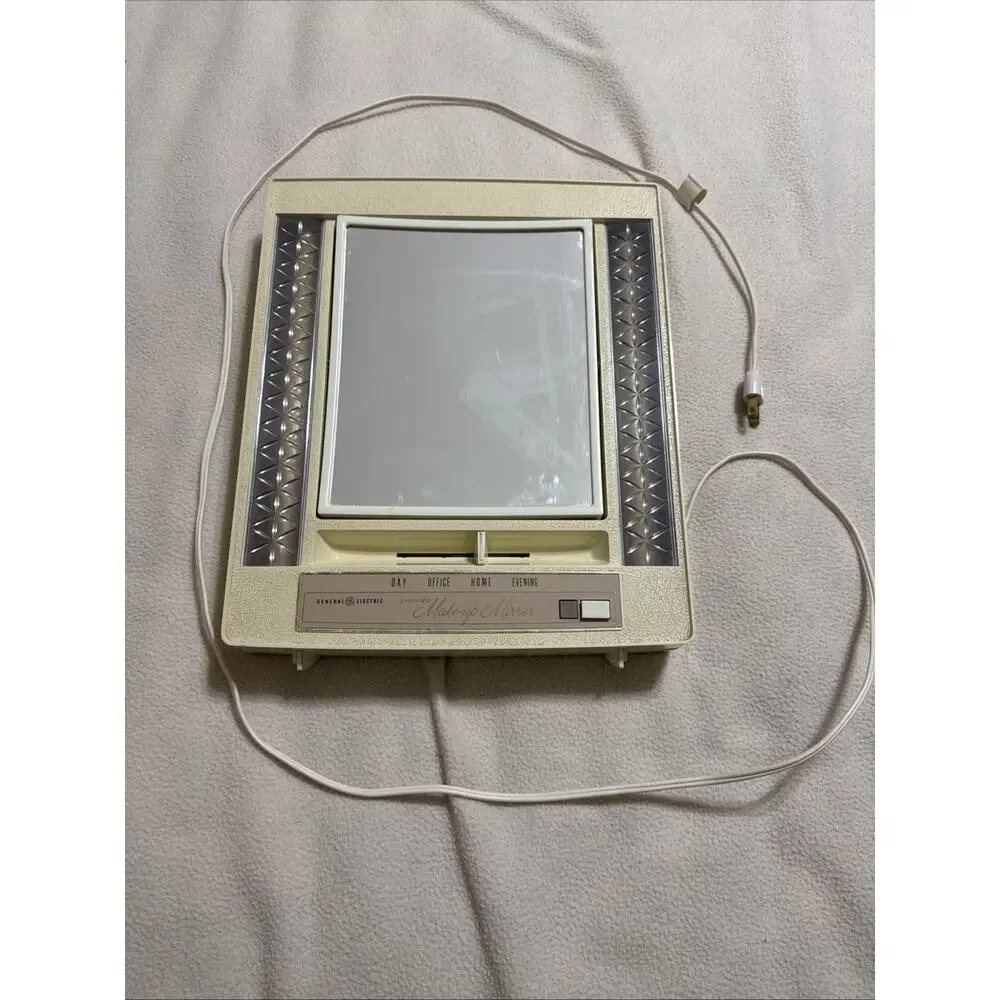 General Electric Lighted Makeup Mirror Vanity Day Office Home Vintage 70s Tested
